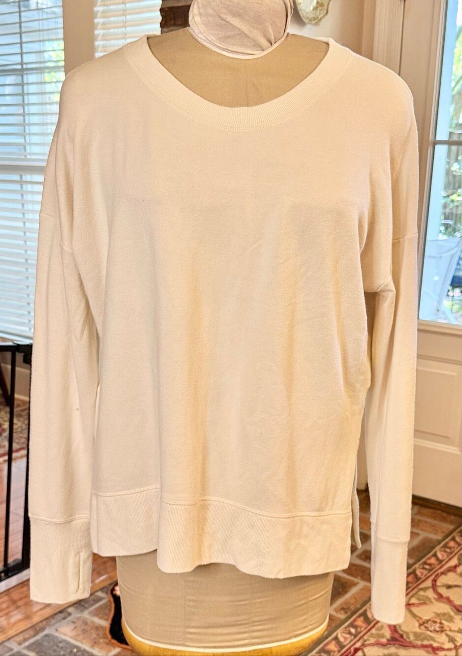 Athleta Luxe Sweatshirt Chantilly Cream Large Athleisure Comfort Warm
